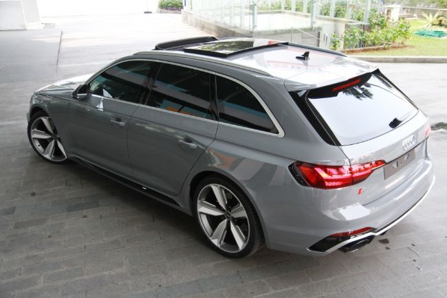 2021/09/Audi-RS4-Avant-2021-Indonesia-14.jpg