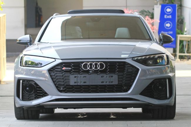 2021/09/Audi-RS4-Avant-2021-Indonesia-18.jpg
