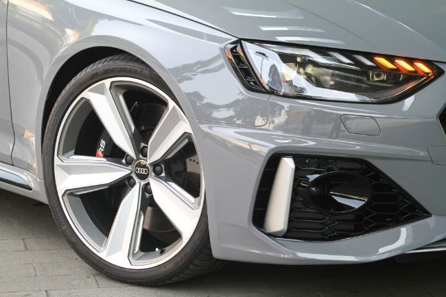 2021/09/Audi-RS4-Avant-2021-Indonesia-1.jpg