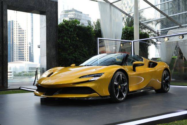 Ferrari SF90 Spider Hadir Di Indonesia, Supercar Convertible Terkencang