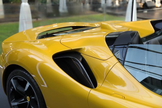 2021/10/Ferrari-SF90-Spider-2021-23.jpg