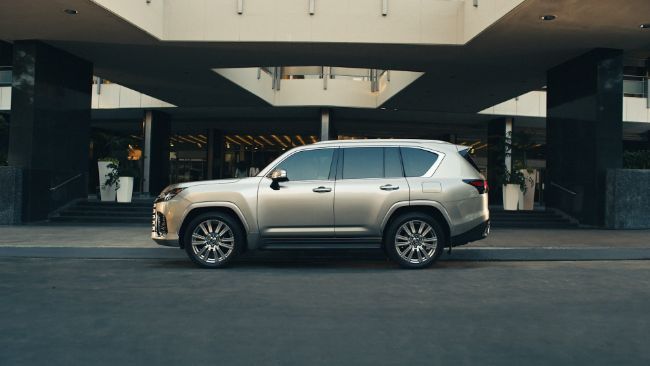 2021/10/2022-Lexus-LX-19.jpg