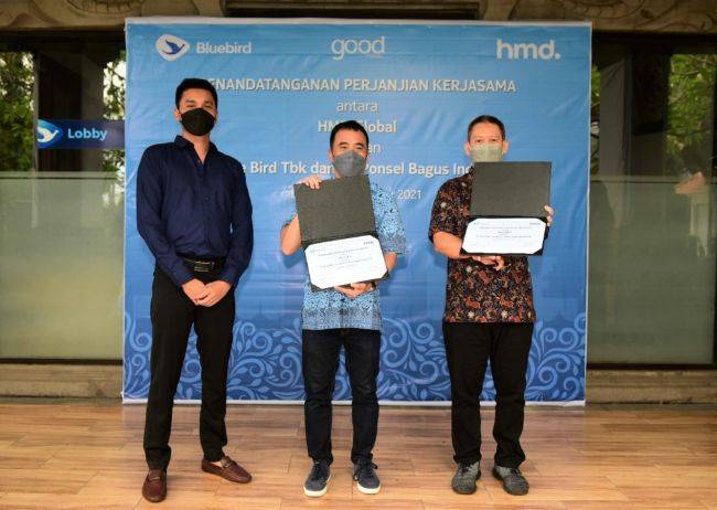 Blue Bird Lanjutkan Kerjasama Dengan HMD Global Tingkatkan Digitalisasi Bluebird HMD