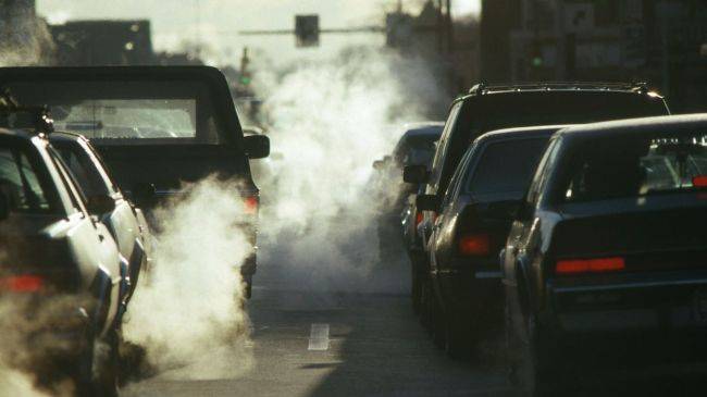 Mulai Bulan Depan Kendaraan Tak Lolos Uji Emisi Akan Ditilang emisi mobil