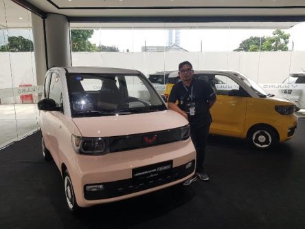 Nih! Kami Review Langsung Mobil Listrik Wuling Seharga Rp 60 Jutaan yang Viral Itu Nih! Kami Review Langsung Mobil Listrik Wuling Seharga Rp 60 Jutaan yang Viral Itu