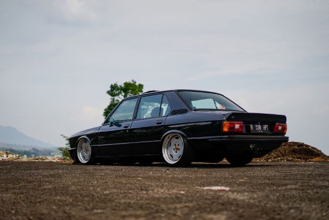 2021/10/BMW-E12-518i-1976-Custom-2.jpg