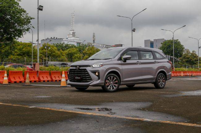 Toyota Avanza dan Veloz FWD Resmi Dipasarkan, Ini Harganya! Toyota Avanza