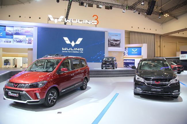 Wuling Cortez dan Confero