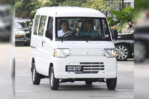 GIIAS 2021: Presiden Jokowi Kendarai MINICAB MiEV, Begini Keistimewaannya 