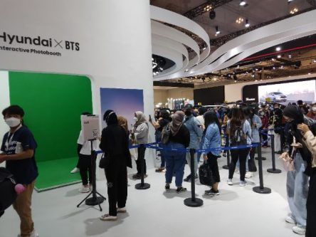 GIIAS 2021: Weekend ini, Antrian Fans BTS Mengular di Booth Hyundai