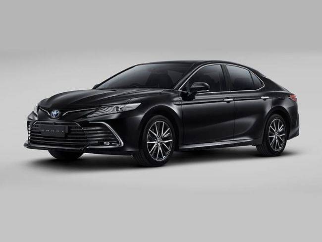 5 Keuntungan Memiliki Mobil Elektrifikasi Toyota Toyota New Camry Hybrid 2021