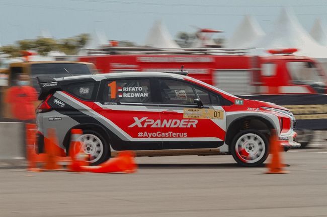 Mitsubishi Xpander AP4