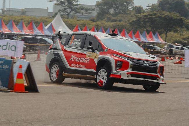 Persaingan Keras Mewarnai Hari Pertama Sprint Rally Meikarta 2021 Mitsubishi Xpander AP4