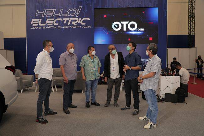 Booth Carvaganza (OTO Media Group) Sedot Puluhan Ribu Pengunjung di GIIAS 2021 Booth GIIAS