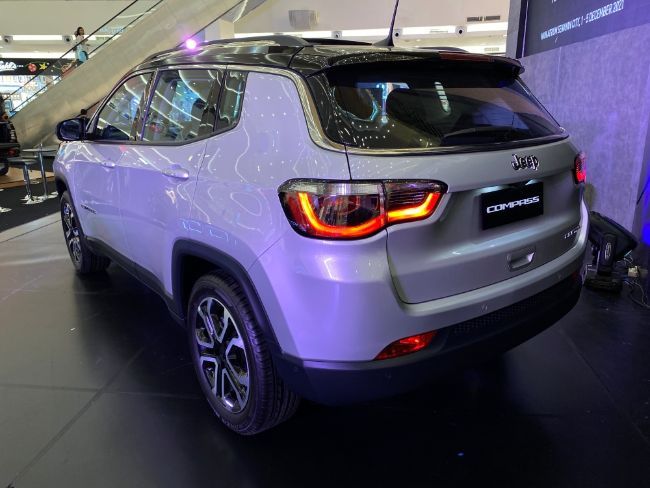 2021/12/New-Jeep-Compass-2021-Facelift-2.jpg