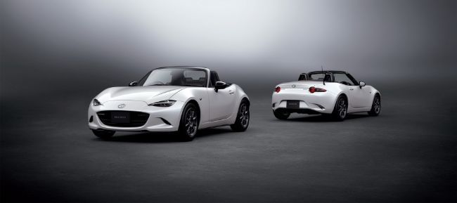 2021/12/2022-Mazda-MX-5-Miata-4.jpg