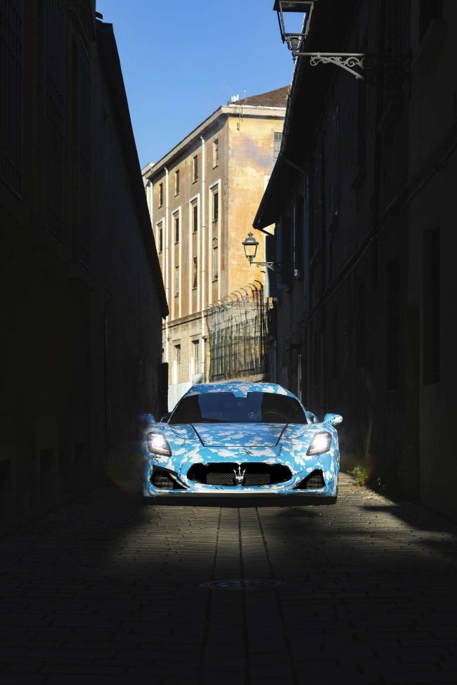 2021/12/Maserati-MC20-convertible-teaser-2-1200x1800.jpg