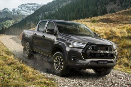 Toyota Hilux GR Sport Lahir dengan Tema Reli Dakar Klasik dan Ikonik