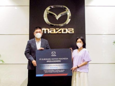 Mazda Indonesia Salurkan Bantuan Untuk Pemulihan Fasilitas Umum Pasca Erupsi Semeru