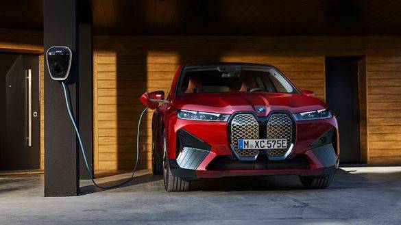 Ini Dia 3 Mobil Listrik yang Diluncurkan BMW Indonesia Tahun Ini BMW iX