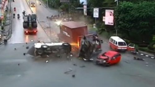 Rem Blong, Truk Tronton Tewaskan 18 Orang di Balikpapan Rem Blong, Truk Tronton Tewaskan 18 Orang di Balikpapan