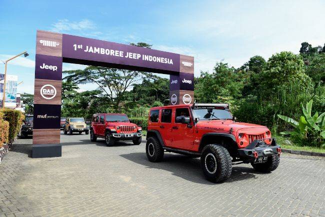 Jamboree Jeep Indonesia Pertama Dikunjungi Berbagai Model Jeep Keren Jeep Jamboree Indonesia