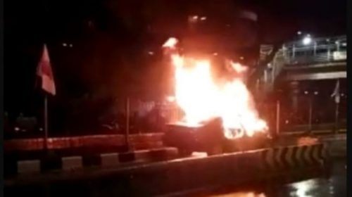 Kebakaran Sedan Mewah Tewaskan Dua Penumpang, Ini Kata Pengamat 