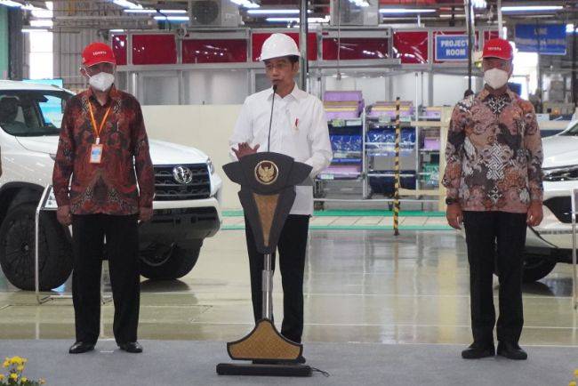 Toyota Indonesia Rayakan Ekspor 2 Juta Kendaraan Jokowi