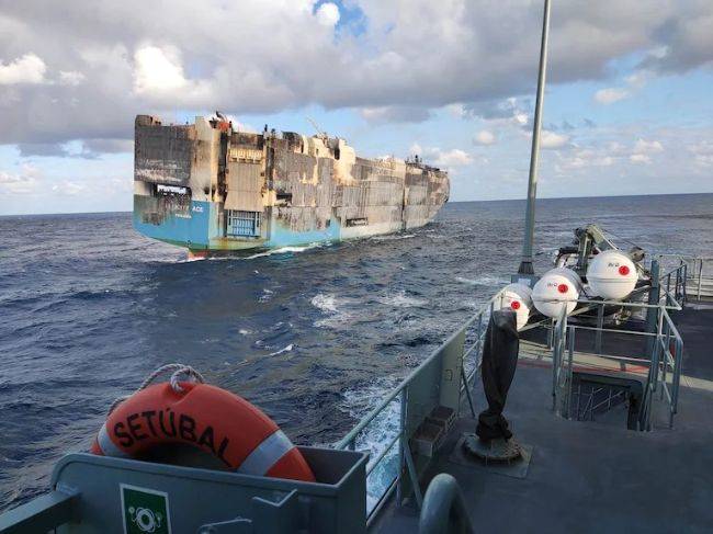 Kapal Felicity Ace Tenggelam Bersama Ribuan Mobil Mewah Yang Hangus Terbakar Kapal Felicity Ace tenggelam