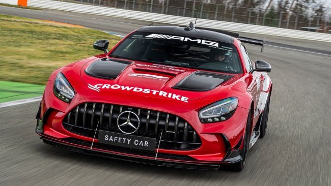 2022/03/Mercedes-AMG-GT-safety-car-medical-car-F1-2022-3.jpg