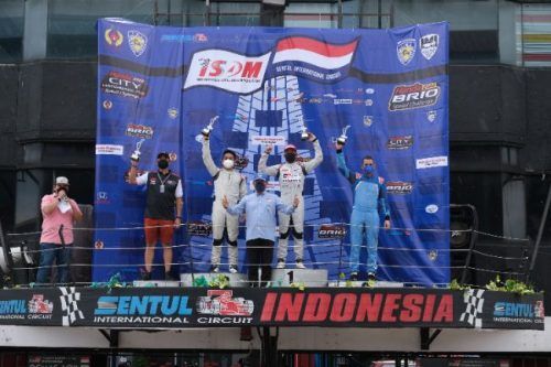 Tim Toyota Sabet Podium Di Balapan Perdana Kejurnas Turing 2022