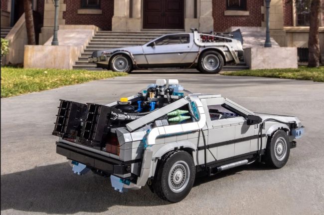 2022/03/Lego-delorean-dmc-12-2.jpg