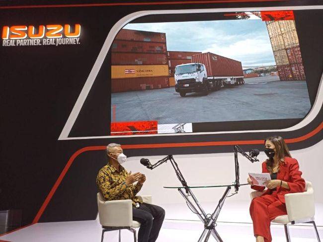 Di JAW, Konsumen Bagikan Pengalaman Gunakan Isuzu Giga Isuzu di JAW 2022