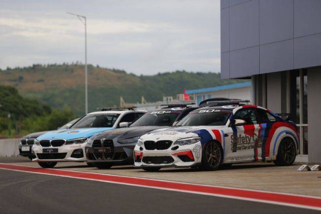 Safety Car Terbaru MotoGP Tampil Dengan Livery Spesial BMW M Di Mandalika BMW M Safety Car MotoGP