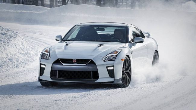 Nissan GT-R 2015