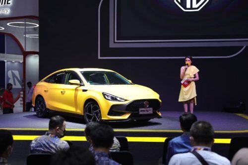 IIMS 2022: MG Motor Indonesia Luncurkan 5 GT dan HS Dark Midnight Edition 