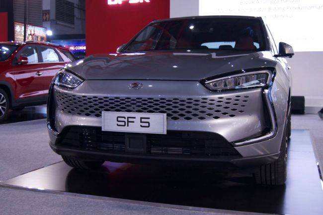 IIMS 2022: DFSK Hadirkan Seres SF5 Bersama Dengan Produk Andalan Lainnya DFSK Seres SF5 di IIMS 2022