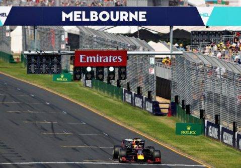 Red Bull Punya Masalah Yang Panjang, Kurang Lebih 10 CM Red Bull Punya Masalah Yang Panjang, Kurang Lebih 10 CM