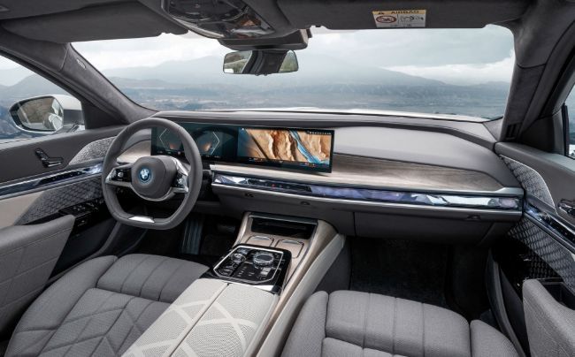 2022/04/BMW-i7-EV-2022-4.jpg