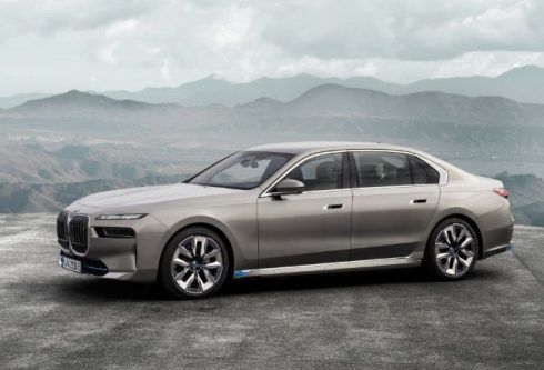 Desain Berani, BMW 7-Series Terbaru dan i7 Lahir Bersamaan Sajikan Teater Ultra Mewah