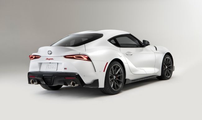 2022/04/Toyota-GR-Supra-Manual-1.jpg