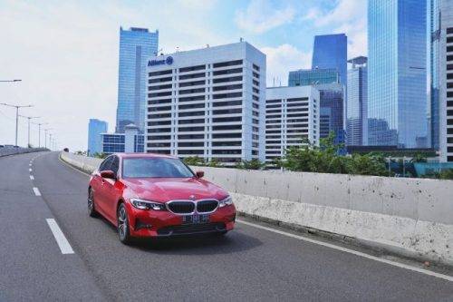 Menikmati Lengangnya Jakarta Saat Lebaran Bersama BMW 320i Dynamic Menikmati Lengangnya Jakarta Saat Lebaran Bersama BMW 320i Dynamic