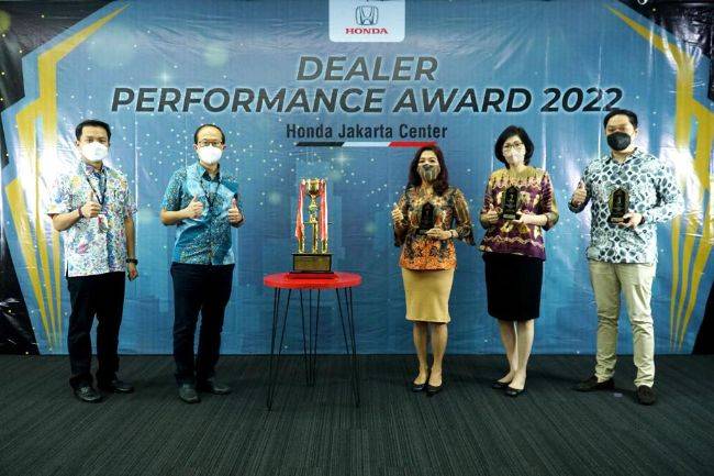 Honda Imora Sentul Sandang Predikat Best Dealer Performance Periode 2021 Untuk Area Jabodetabek Penghargaan Dealer Performance Award 2022