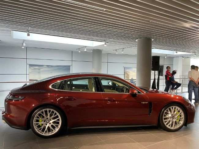 2022/05/Porsche-Panamera-E-Hybrid-3.jpg