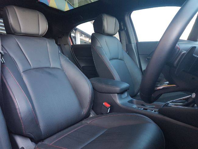 Panoramic Roof All New Honda HR-V Masih Manual, Ini Alasannya Panoramic roof All New Honda HR-V