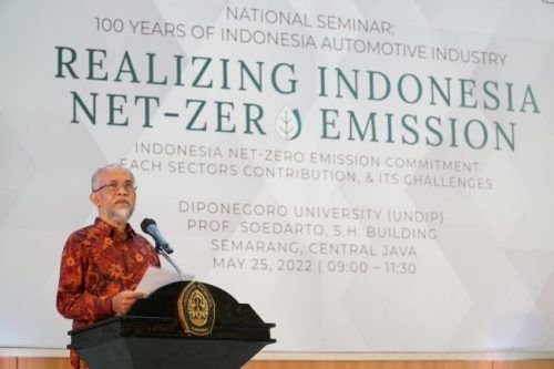 Toyota Indonesia Gelar Seminar Mobil Ramah Lingkungan Di UNDIP Semarang