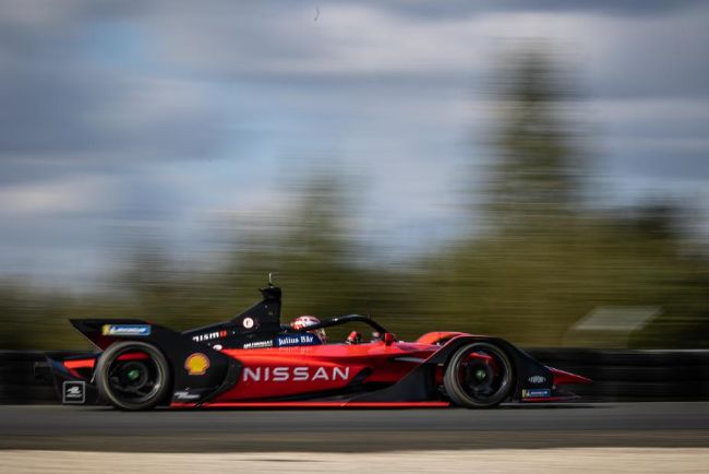 mobil balap tim Nissan e.dams