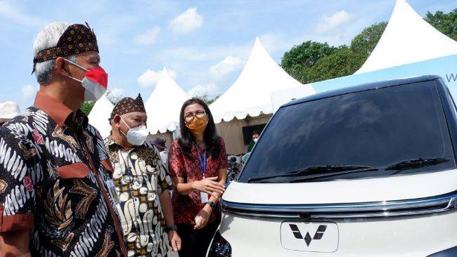 Di Tengah Kontroversi Tiket Rp 750 Ribu, Wuling EV Datang ke Candi Borobudur Wuling EV
