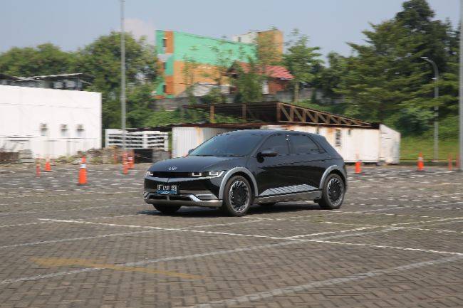 Bukan Cuma Pameran, PEVS 2022 Juga Ajak Pengunjung Coba Langsung Kendaraan Listrik Hyundai IONIQ 5