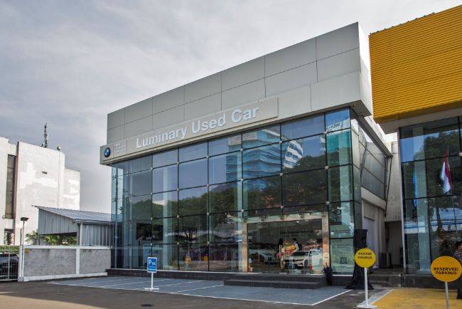 BMW AML Buka Dealer Khusus Mobil Second Pertama di MT Haryono BMW Luminary Used Car
